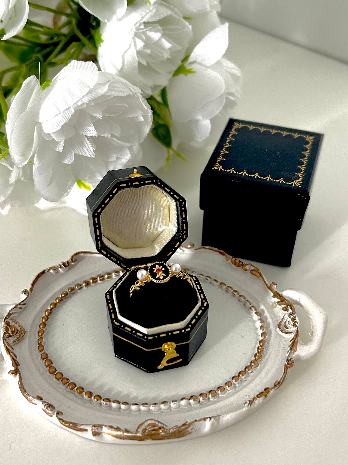 Boîte à bagues “Orgueil et Préjugés”