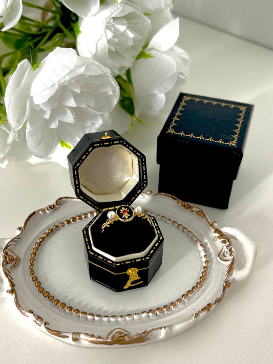 Boîte à bagues “Orgueil et Préjugés”